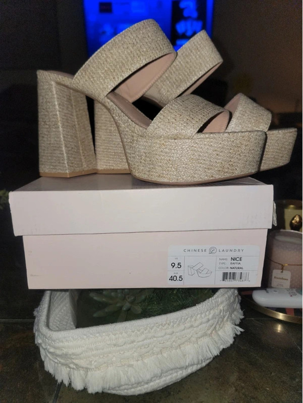 Chinese laundry womens size 9.5 platforms